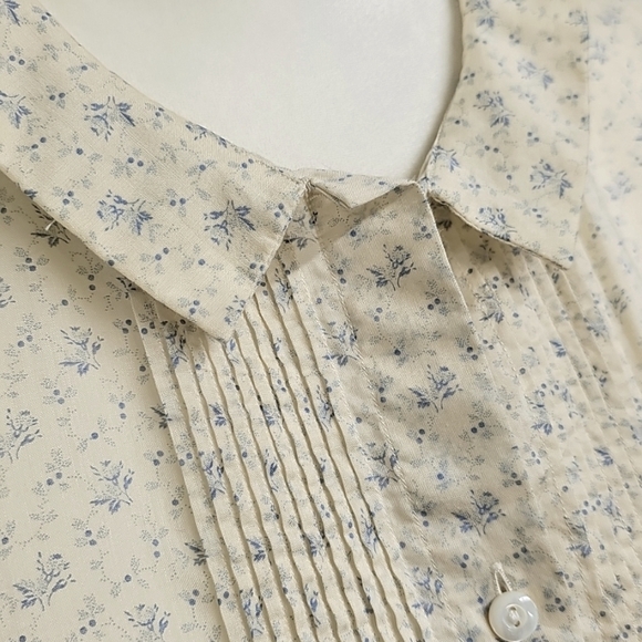 Ralph Lauren Blue Label Cream Floral Pin Tuck Pleat Button-Up Blouse SZ 10 - Picture 5 of 10